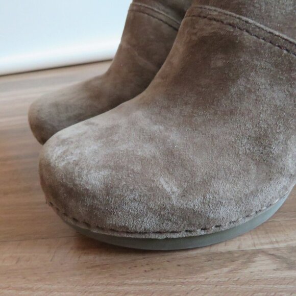 DANSKO Shirley Suede Leather Stacked Heel Ankle Boots in Taupe Size EU 40 - Picture 3 of 14